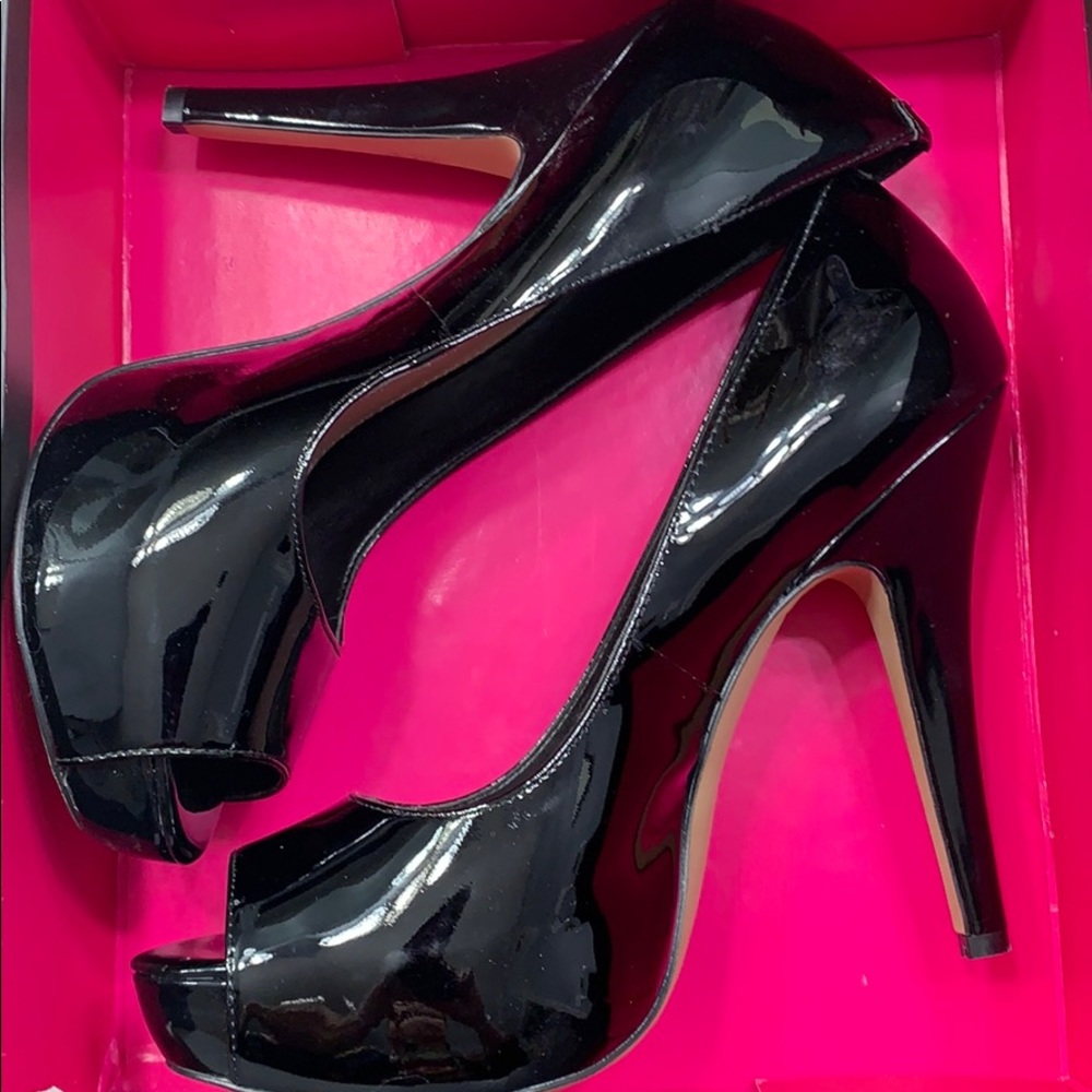 Vince Camuto Pumps, Black Patent